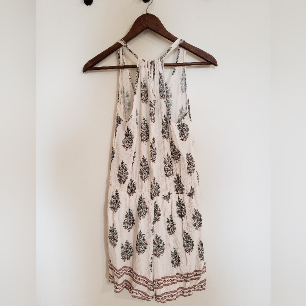 Spring, floral romper. - Picture 2 of 5